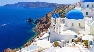 شهر زیبای سنتورینی در یونان