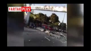 لحظه منفجر شدن تانکر آب یک آسمان‌خراش پس از زلزله