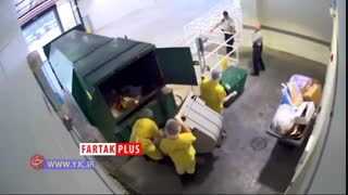 اخراج زندانبان به دلیل بدرفتاری با زندانی