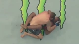 خلاصه مبارزه جاکاره سوزا / جک هرمانسون در  یو اف سی فایت نایت 150