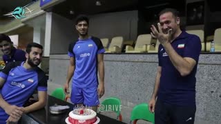 جشن تولد پیمان اکبری و سعید رنجبر در تمرین تیم ملی والیبال