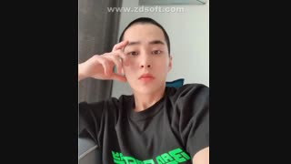 مینسوک موهاشو زد نهههههههههههه