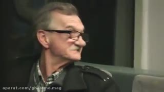 ببین چه راحت همه رو میخندونه :)