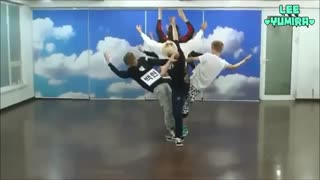 تمرین آهنگ wolf توسط ۱۲ عضو از اعضای اکسو نسخه  한국어