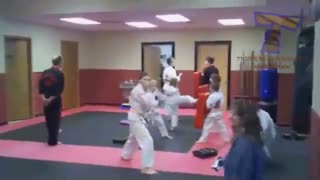 کاراته وقتی که خنده دار می شود