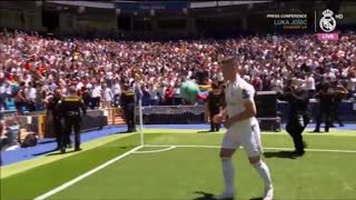 مراسم کامل معارفه لوکا یووچ در ورزشگاه سانتیاگو برنابئو