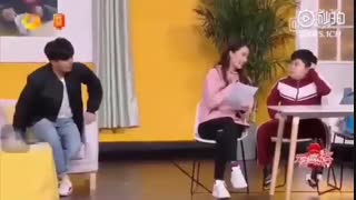 خیللییی خوب بود دلم نیومد نزارمش. حتما ببینینش خیلی خنده داره (وقتی یع لوهان لاور مادر میشه)