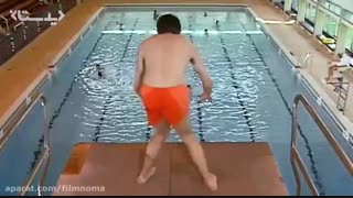 مستر بین در استخر