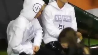 ویمین مومت از این سافت تر نداریم :) BTS vmin sweet moment کیفیت 720