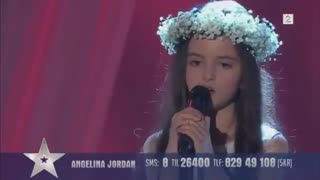 دختری که داستان زندگی اش را در شعری غمگین می خواند