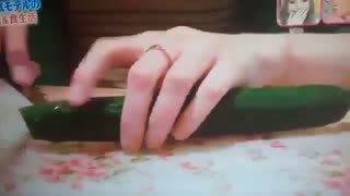 غذای مورد علاقه ی داکوتا رز باربی زنده