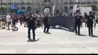 برخورد عجیب پلیس فرانسه با معترضان در شهر «رن»
