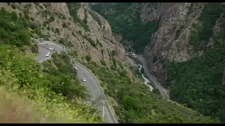 دانلود حلال و قانونی سریال هیولا قسمت نهم