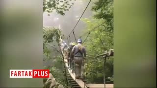 قدم زدن هیجان‌انگیز بر روی پل معلق شهرک نمک آبرود