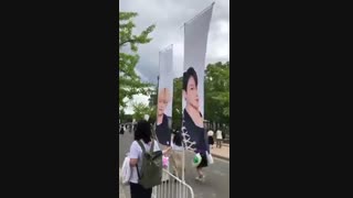 پرچم ویکوک در خیابان ها(~vkook~)