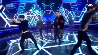 اجرای آهنگ lotto توسط اعضای گروه کره ای اکسو