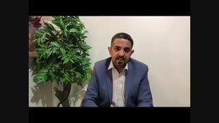 مدرس بازاریابی تلفنی دست نوشه های خود را برای پرزنت آماده کنید