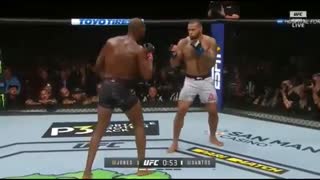مبارزه کامل جان جونز با تیاگو سانتوس در یو اف سی 239