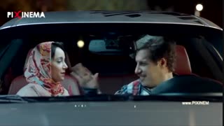 فیلم آینه بغل سکانس بیرون رفتن مرتضی (جواد عزتی) همراه نامزدش و تصادف ...