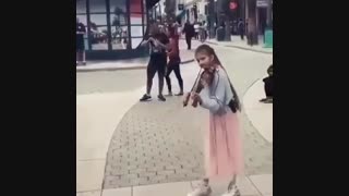 نوازنده دروه گرد...