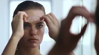 Margot Robbie’s Beauty Routine Is Psychotically Perfect | Vogue