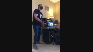 چشماتو میبندی