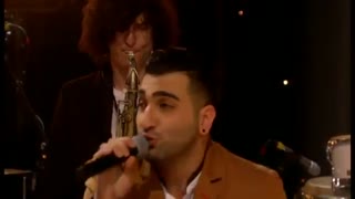 با من میرقصی