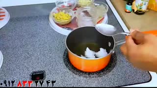 فیلم آموزش تهیه یک ماسک مو مغذی + تقویت  و  رشد مو