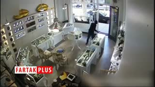 واکنش شجاعانه طلافروش در مقابل سارقان