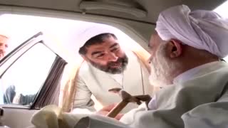 ببین آقای قرائتی چه میکنه