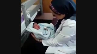 لحظه تولد نوزاد
