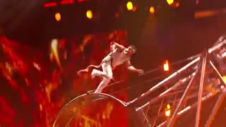 یک اجرای دیدنی در حوضه های متفاوت و بسیار خطرناک در گات تلنت آمریکا