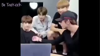 علاقه تهیونگ به لمس کردن چانه جونگ کوکی||vkook||