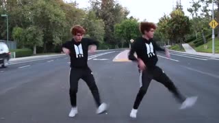 وقتی آهنگ IDOL اومد بیرون (XD )
