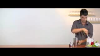 نحوه استفاده از شیکر برای تهیه انواع نوشیدنی های سرد - فنجونت مرجع قهوه و نوشیدنی گرم و سرد