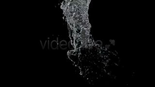 فوتیج پاشیدن اب (زمینه شفاف) Water splash