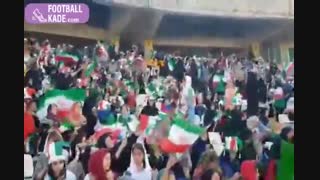 اهتزاز پرچم های ایران در جایگاه بانوان
