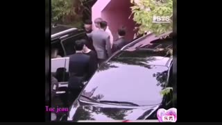 بیاید برا دستای قفل شده و رفتن داخل یه ماشین نشستن ویکوک سافت شویم(vkook/taekook/vkook is real/bts)