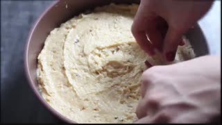 طرز تهیه کیک گلابی و گردو