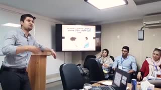 بازخورد چیست؟ چطور تفاوت انتقاد و بازخورد را تشخیص دهیم؟ - فرافکر