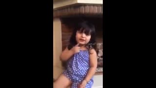 دختر بچه زیبا ، بامزه و باحال