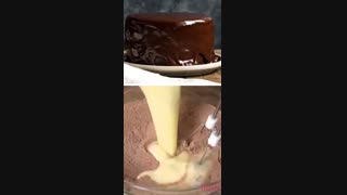 طرز تهیه کیک شکلاتی با روکش گاناش ویژه روز مادر