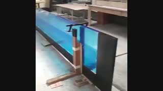 استخر شیشه ای