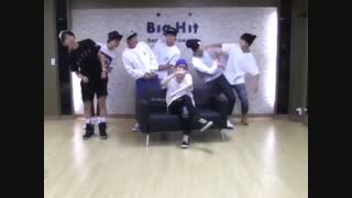 بی تی اس《وای من هنوز غشم از خنده》آرمی ها کامنت بدین آشنا شیم...